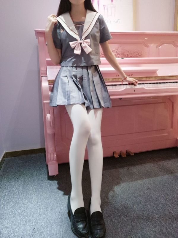 画像2: ピンクの桜刺繍が可愛いグレーセーラー服 学生服 女子高生制服 コスプレ 衣装 通販