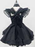 画像5: 黒のシックなエプロン付き可愛いメイド服 ミニ丈ワンピース コスチューム 半袖 フリル カチューシャ付き 蝶結び コスプレ衣装 (5)