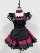 エンジ色のシックなエプロン付き可愛いメイド服 ミニ丈ワンピース コスチューム 半袖 フリル カチューシャ付き 蝶結び コスプレ衣装